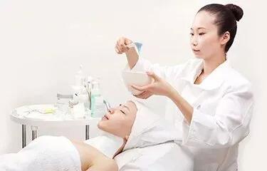 加盟New&New DIY智能光電美膚館怎么樣？