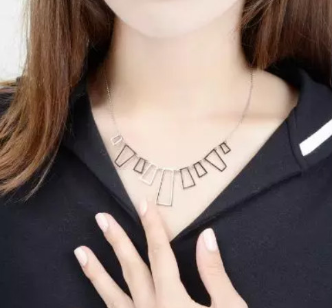 iGLORY告訴你：其實女明星也不是天天都佩戴什么天價首飾啦！