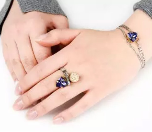 iGLORY告訴你：其實女明星也不是天天都佩戴什么天價首飾啦！