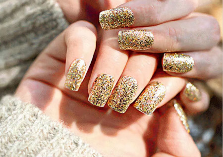 奔赴跨年趴，你需要TOK美甲來撐場面