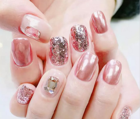 奔赴跨年趴，你需要TOK美甲來(lái)?yè)螆?chǎng)面 