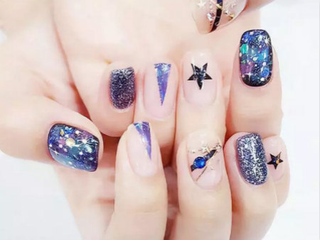 奔赴跨年趴，你需要TOK美甲來(lái)?yè)螆?chǎng)面 