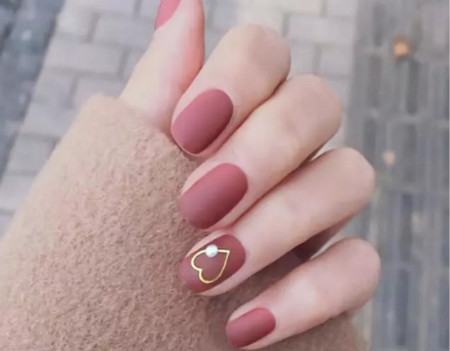 奔赴跨年趴，你需要TOK美甲來(lái)?yè)螆?chǎng)面 