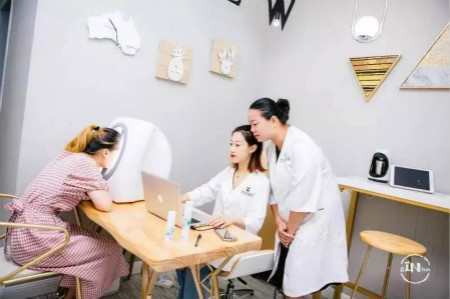智能光電美膚館想要超越同行，門店競爭力在哪？