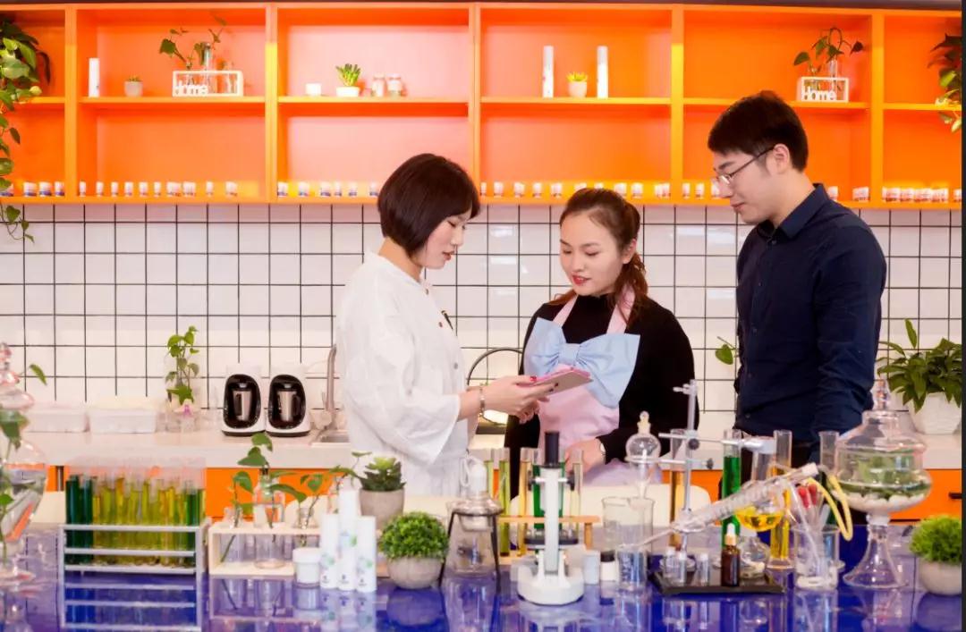 月薪過萬開美妝店？先搞懂美妝新零售！
