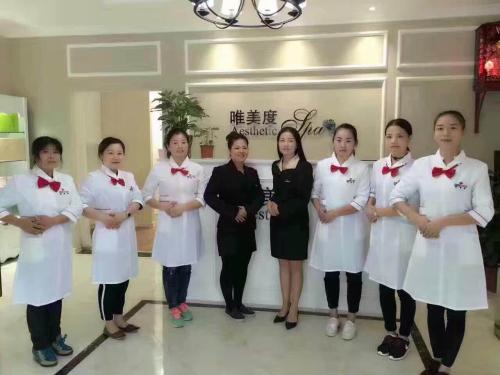 美容師培訓(xùn)主要包括哪些方面？怎么讓美容院更人性化？