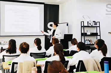 美容師怎么提升業(yè)績？必知的銷售技巧！