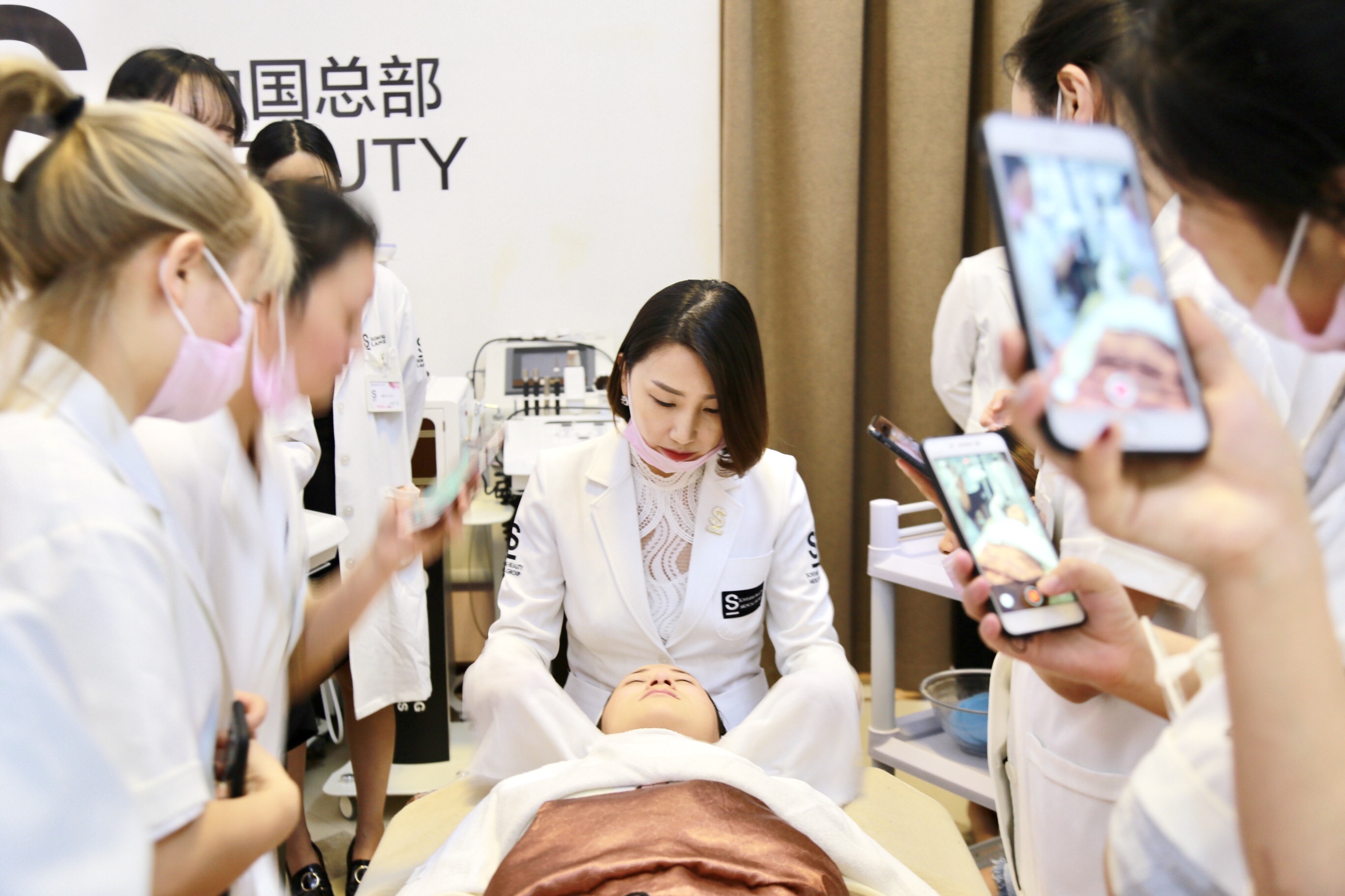 穿越重重迷霧，挺住就意味著一切！美業(yè)如何破局自救？