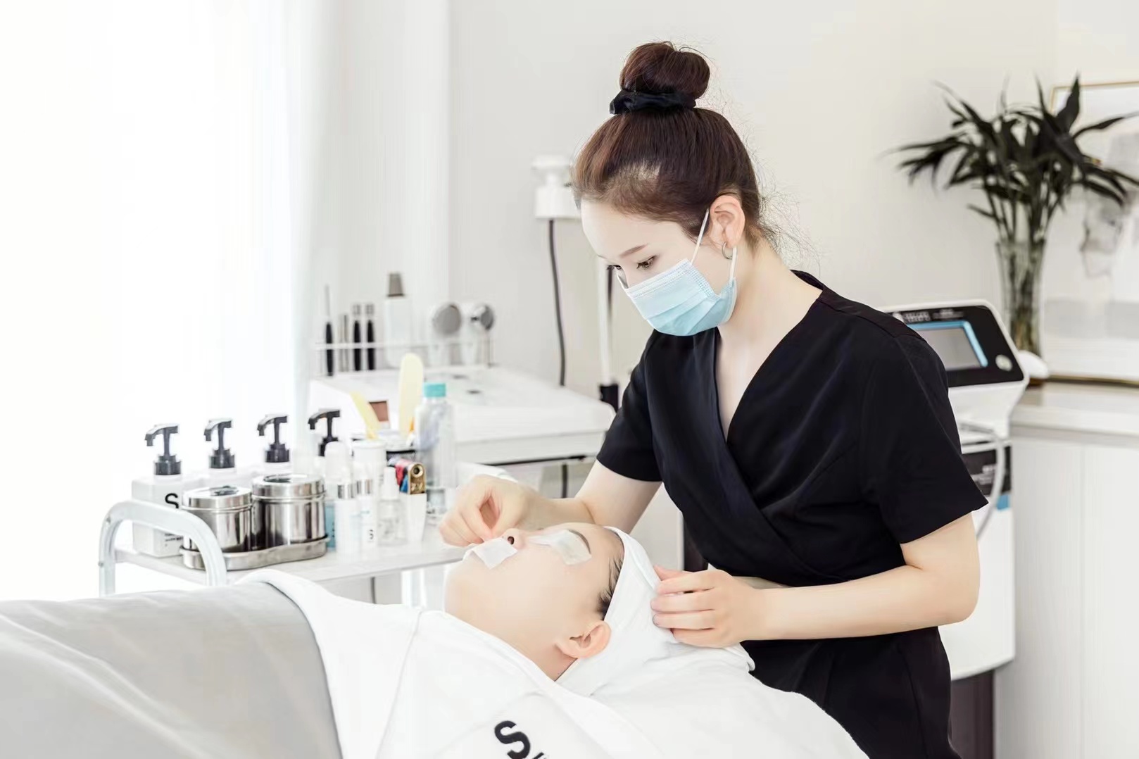 開(kāi)店案例 | 從月入過(guò)萬(wàn)到幾十萬(wàn)，她只做了一件事！